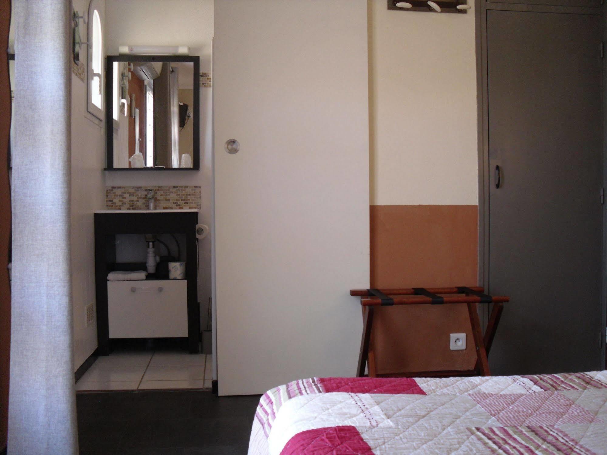 Hotel Le Nid Argeles-sur-Mer Ngoại thất bức ảnh